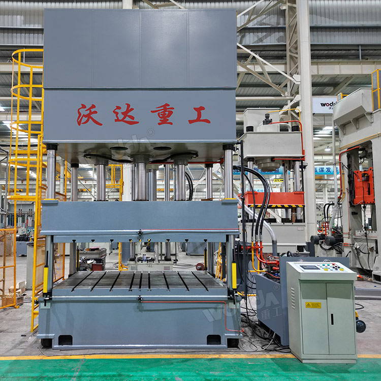 200噸汽車(chē)內(nèi)飾件液壓機(jī)車(chē)間實(shí)物